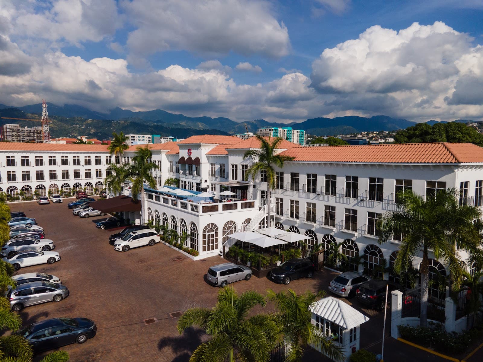 S Hotel — Kingston