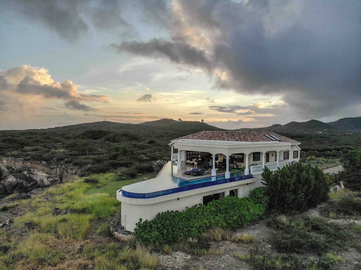 Cliff Villa