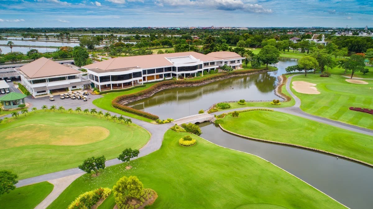 The Royal Golf & Country Club